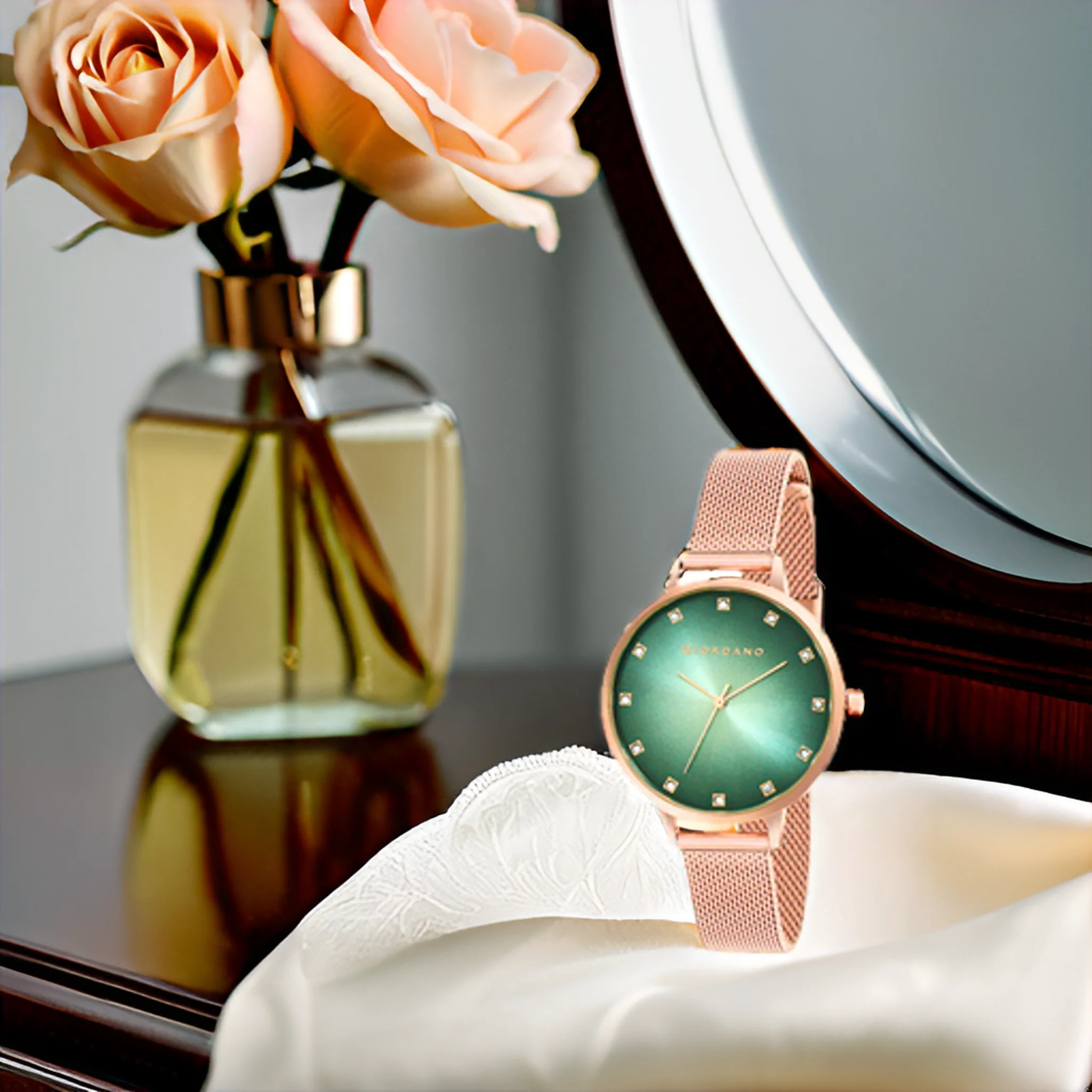 Giordano Analog Wrist Watch for Women Stylish Metal Strap with Water Resistant 3 Hand Mechanism for Girls & Ladies to Compliment Your Look/Ideal Gift for Female - GD-4208-33