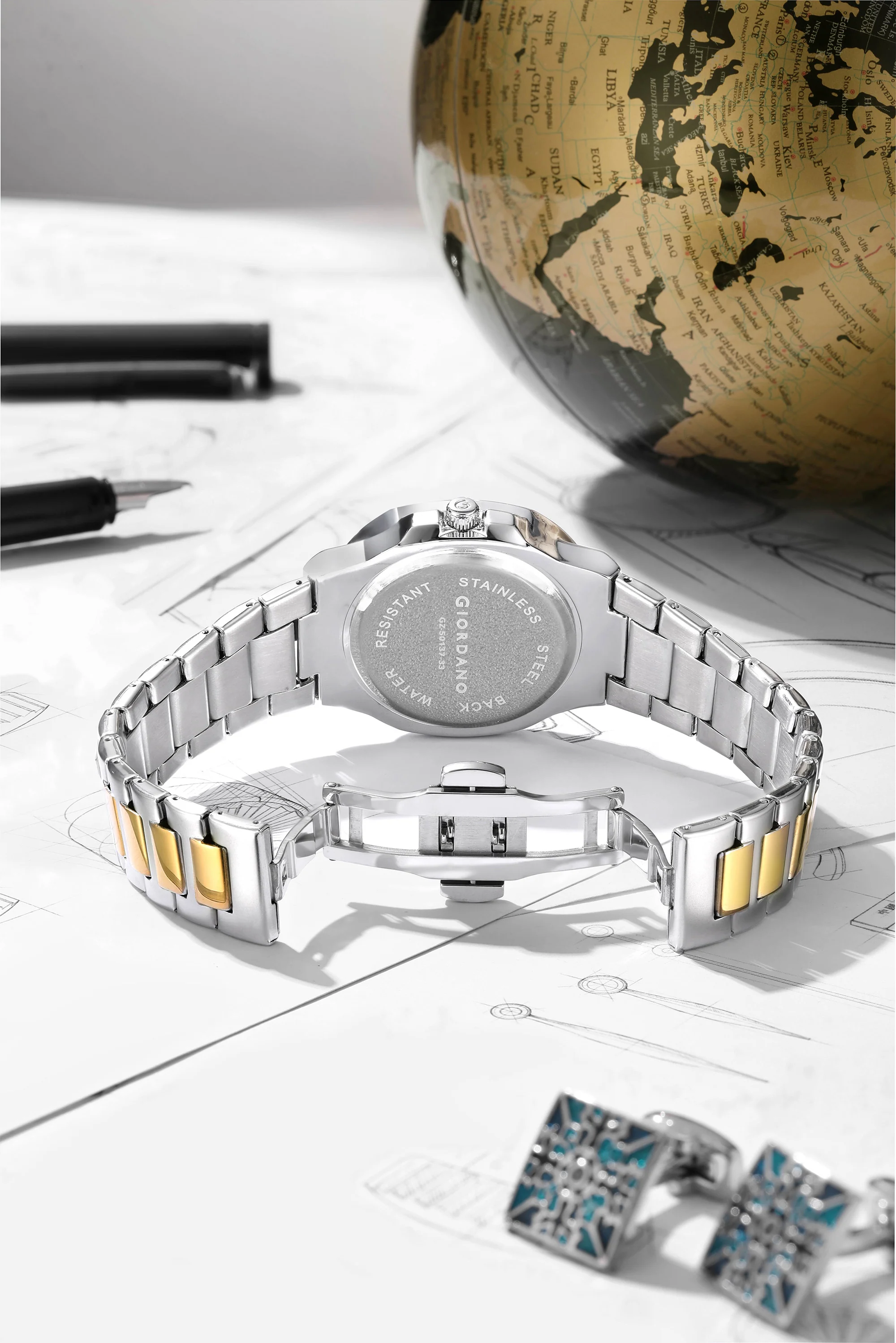 Giordano Luxury Watch for men with Textured Dial, Crystal Bezel, Date Display and stainless Steel strap GZ-50137-33 - Image 7