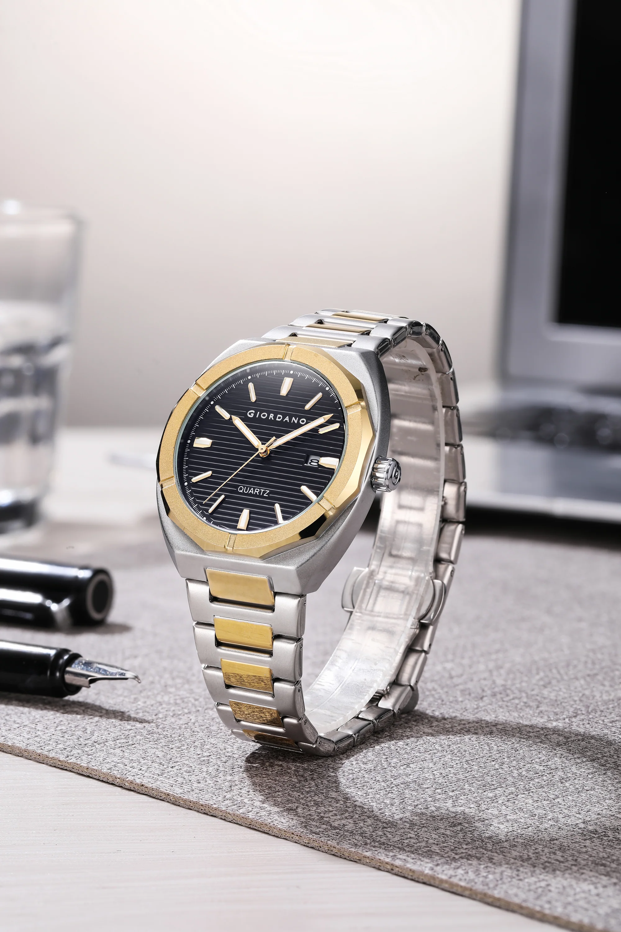 Giordano Modern Watch for men – Textured Dial, Date Display and Stainless Steel Strap GZ-50141-33 - Image 5