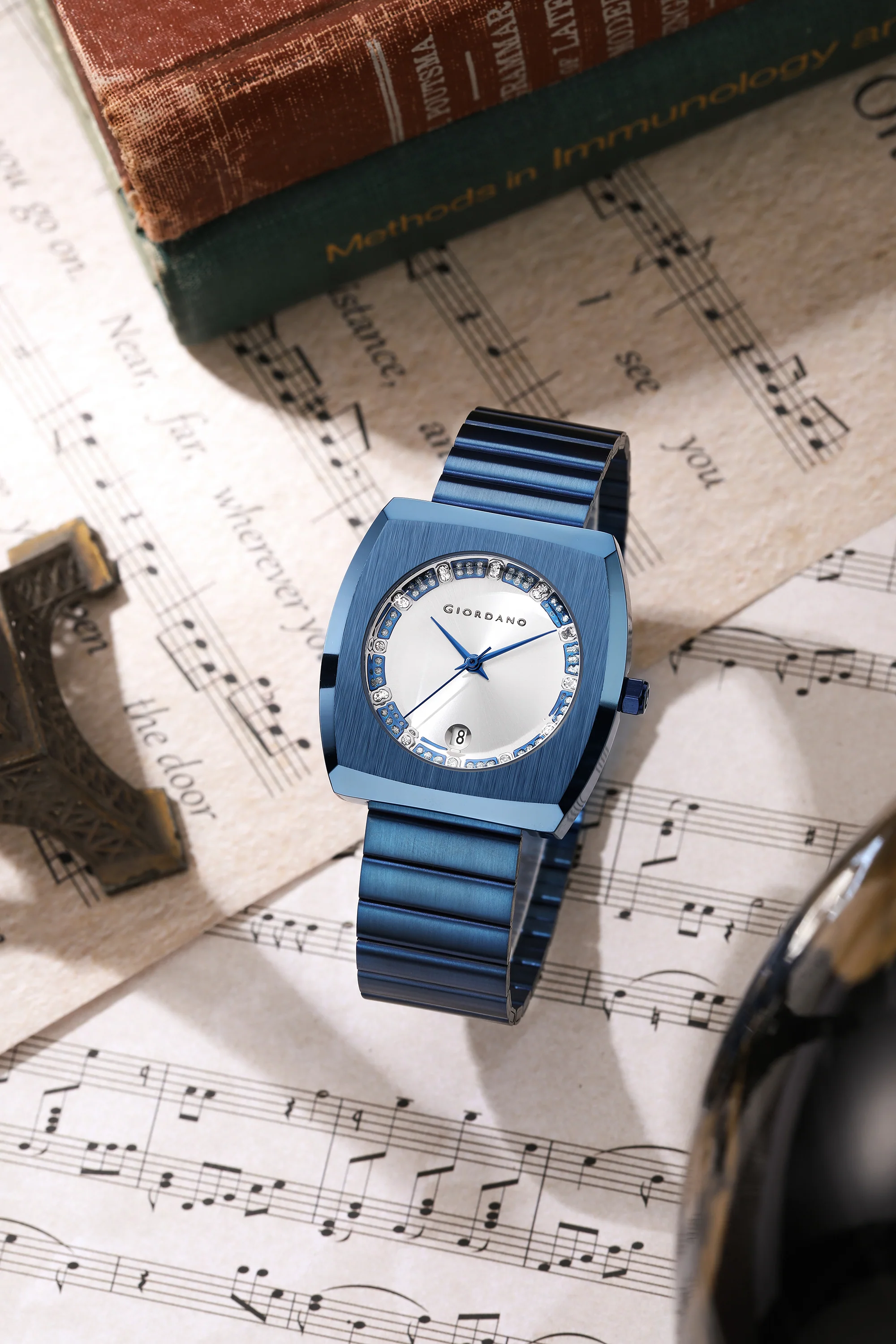 Giordano Square Analog Watch for men – Sunray gloss Dial with Crystal Hour Markers, Date Display & Stainless Steel Strap – Stylish Luxury Timepiece | GZ-50155-33